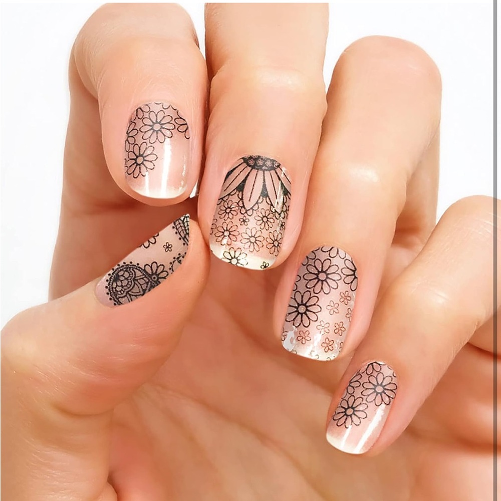 *Retired* Color Street: How’s It Growing? | Floral Paisley Daisy Sunflower
